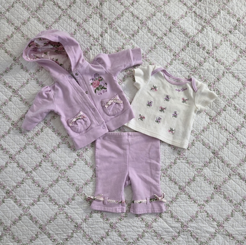 VTG Y2K Mid 2000's Lavender Purple Floral Baby Guess 3 Piece Track Suit Outfit